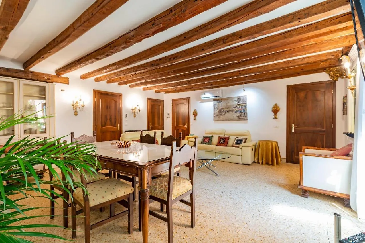 Ferienwohnung Ca' Mandorla 027042Loc09523 Venedig