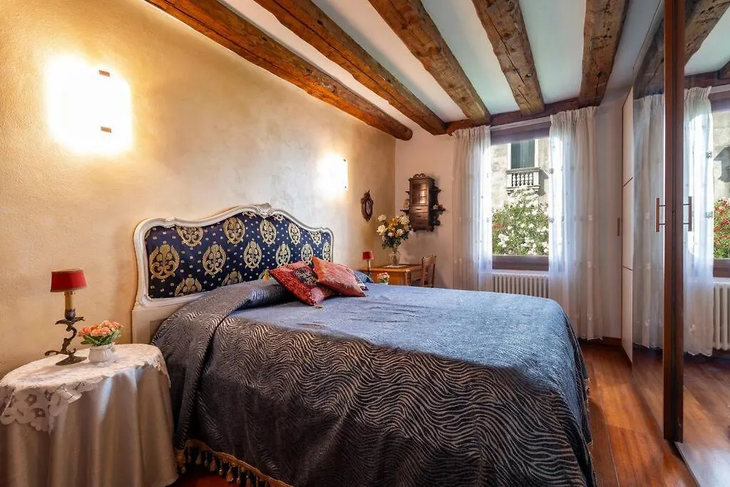 Ferienwohnung Ca' Mandorla 027042Loc09523 Venedig