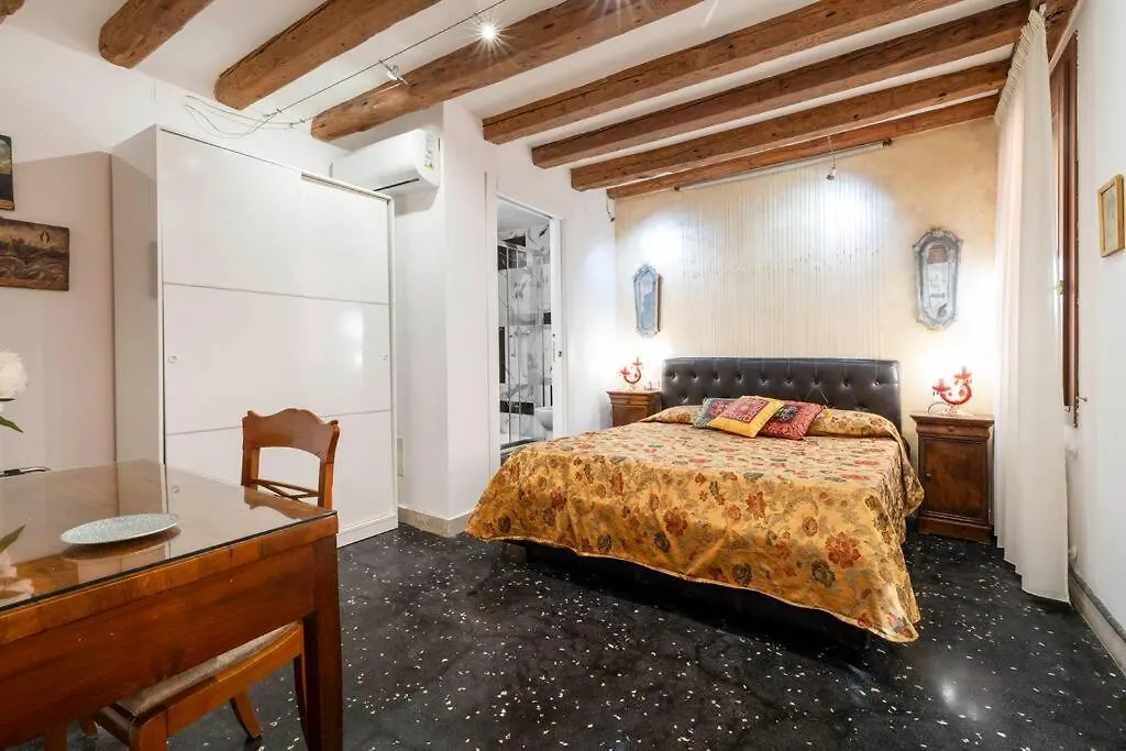 Ferienwohnung Ca' Mandorla 027042Loc09523 Venedig