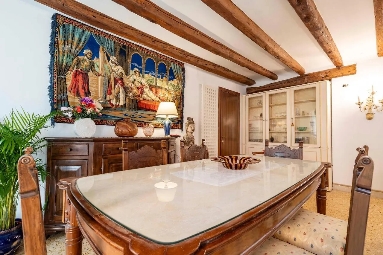 Ferienwohnung Ca' Mandorla 027042Loc09523 Venedig